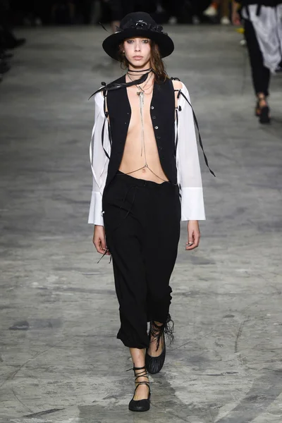 Look 20